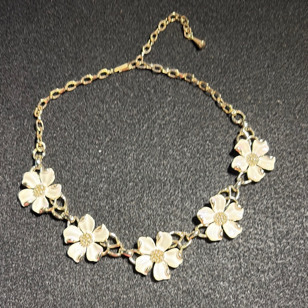 White and Gold Floral Necklace with Adjustable Chain